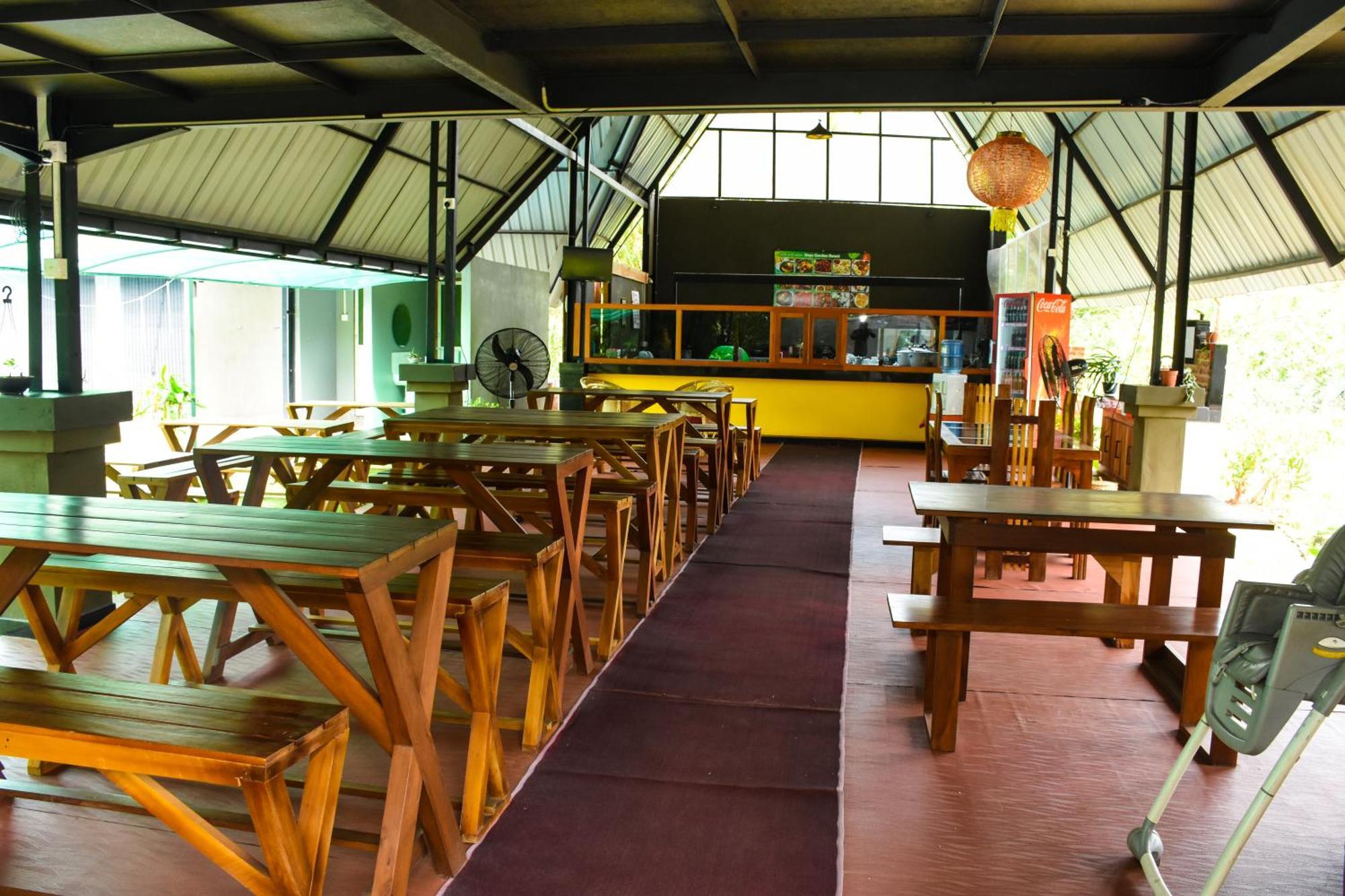 Steps Garden Resort Negombo Exterior photo