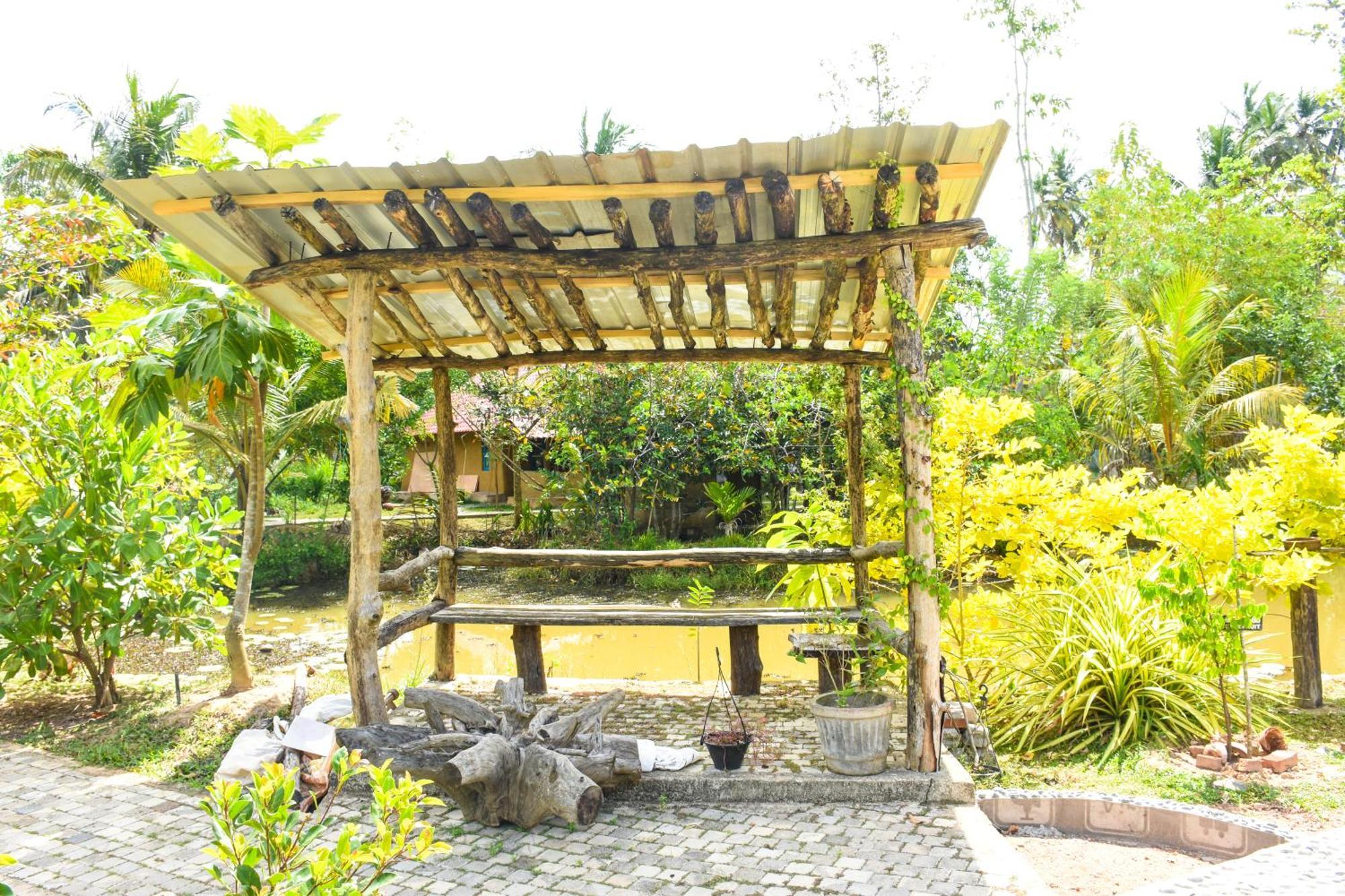 Steps Garden Resort Negombo Exterior photo