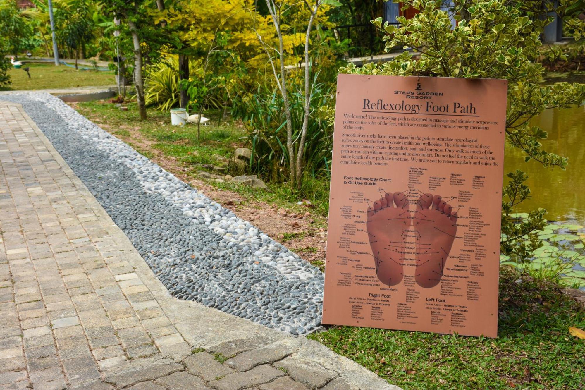 Steps Garden Resort Negombo Exterior photo