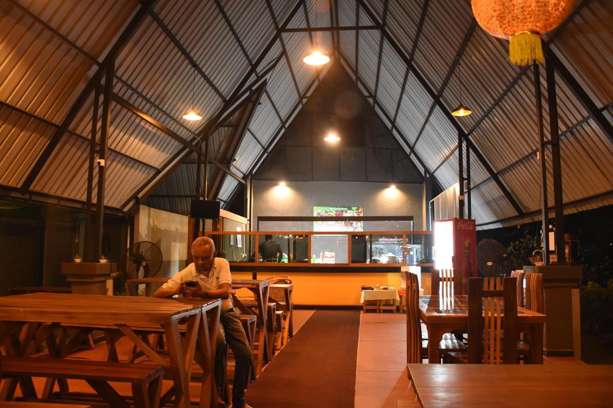 Steps Garden Resort Negombo Exterior photo