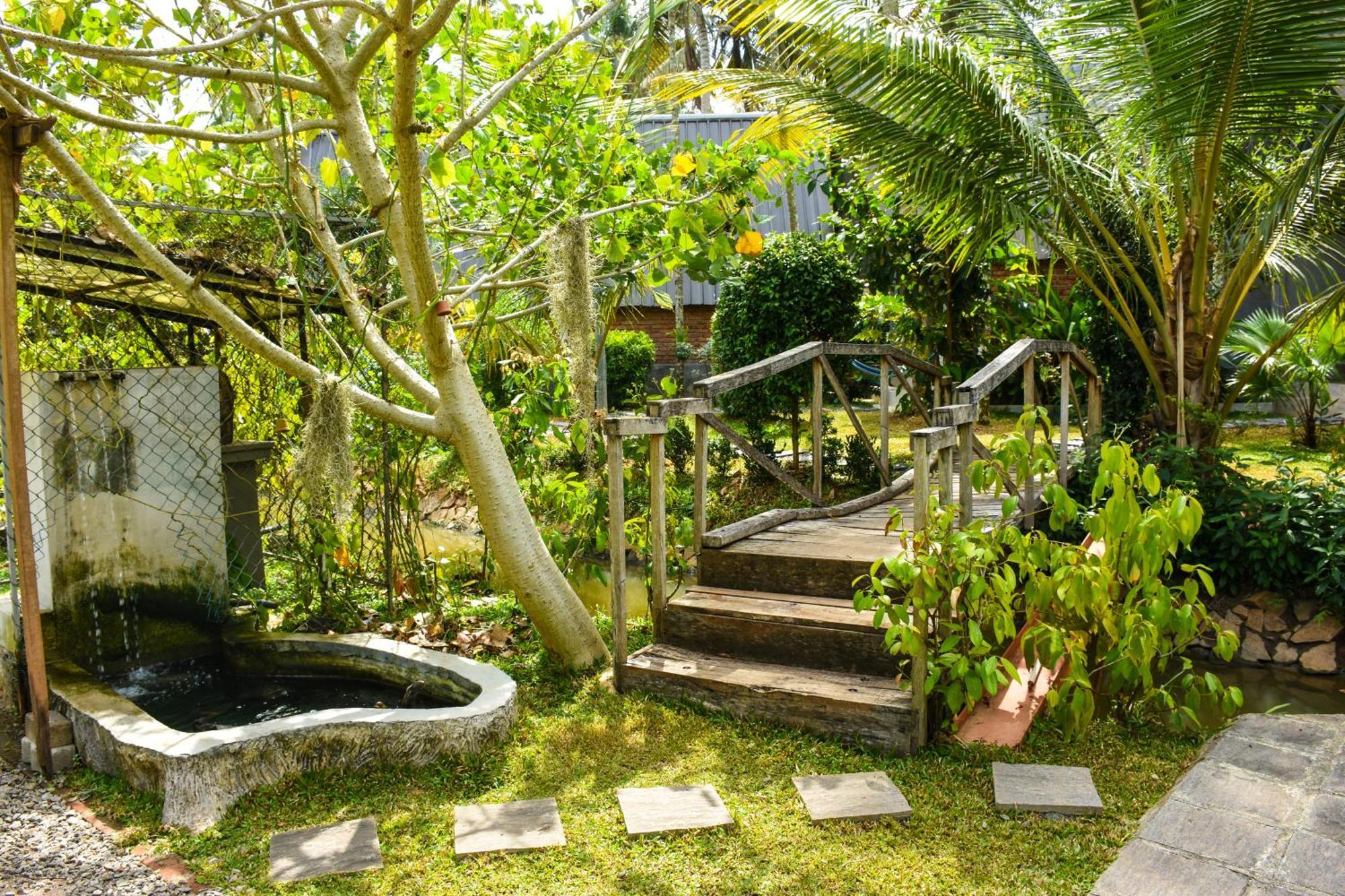 Steps Garden Resort Negombo Exterior photo