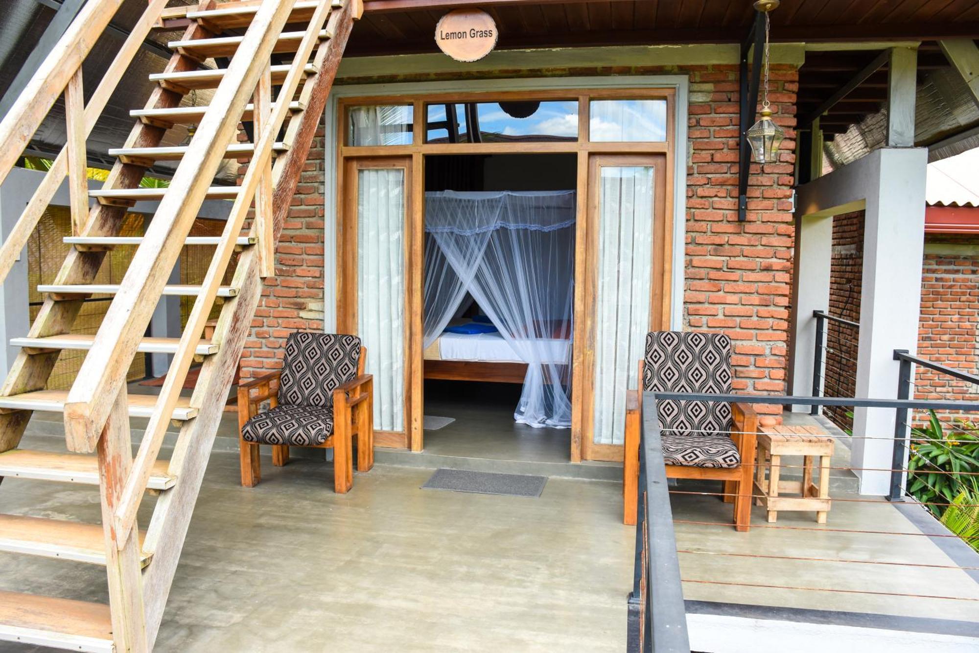 Steps Garden Resort Negombo Exterior photo