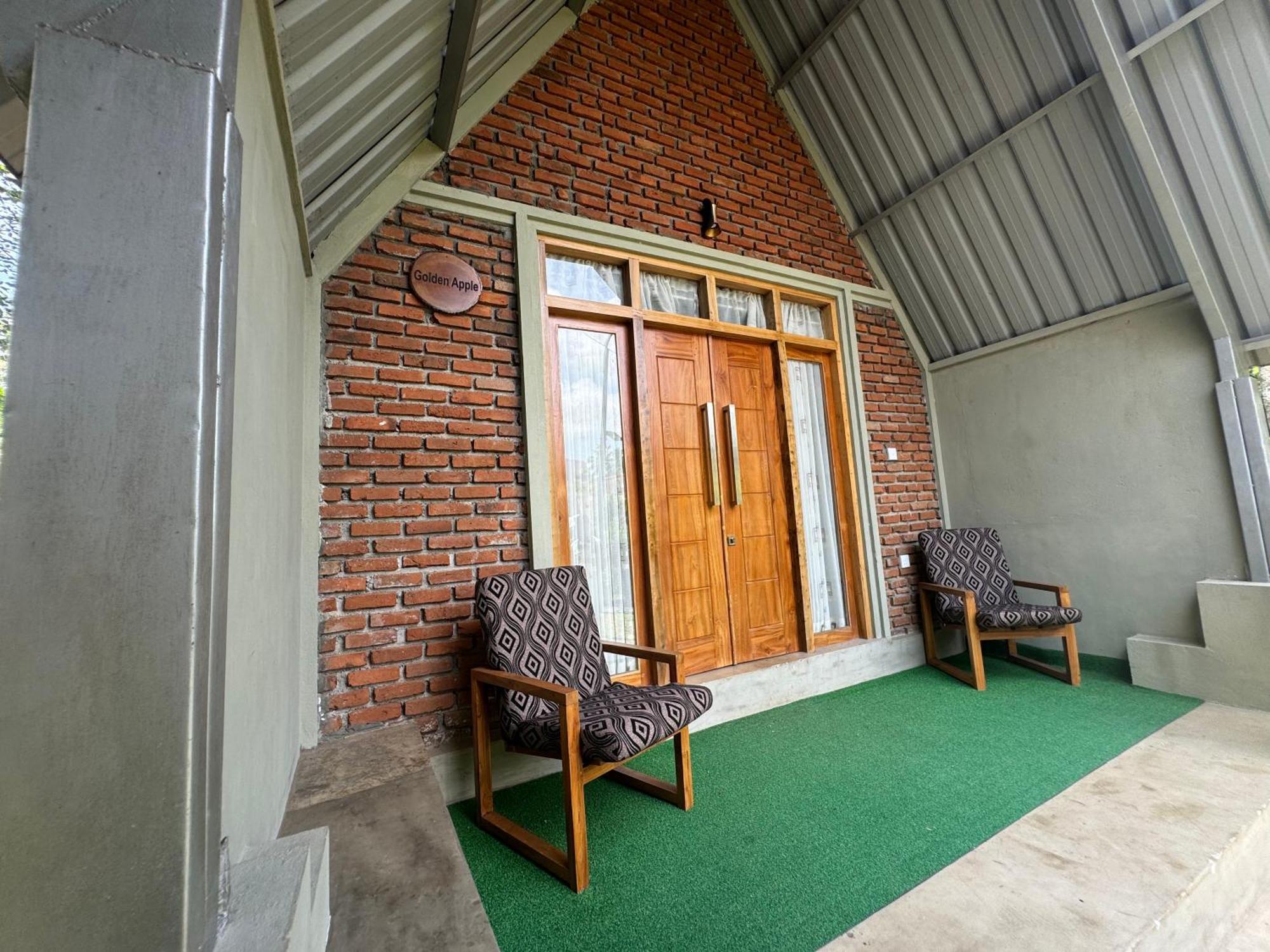 Steps Garden Resort Negombo Exterior photo