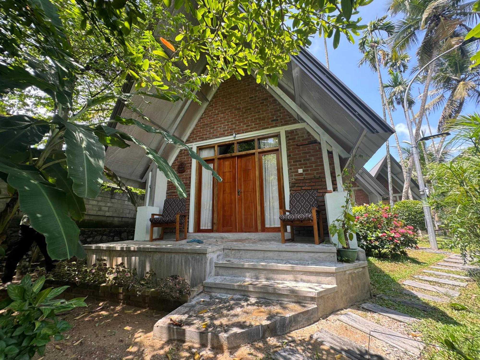 Steps Garden Resort Negombo Exterior photo