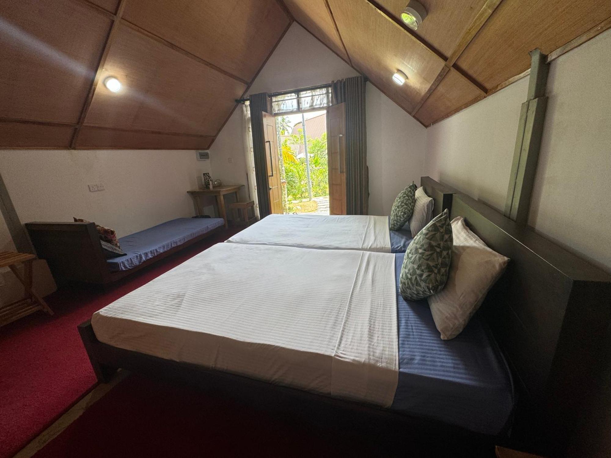 Steps Garden Resort Negombo Exterior photo