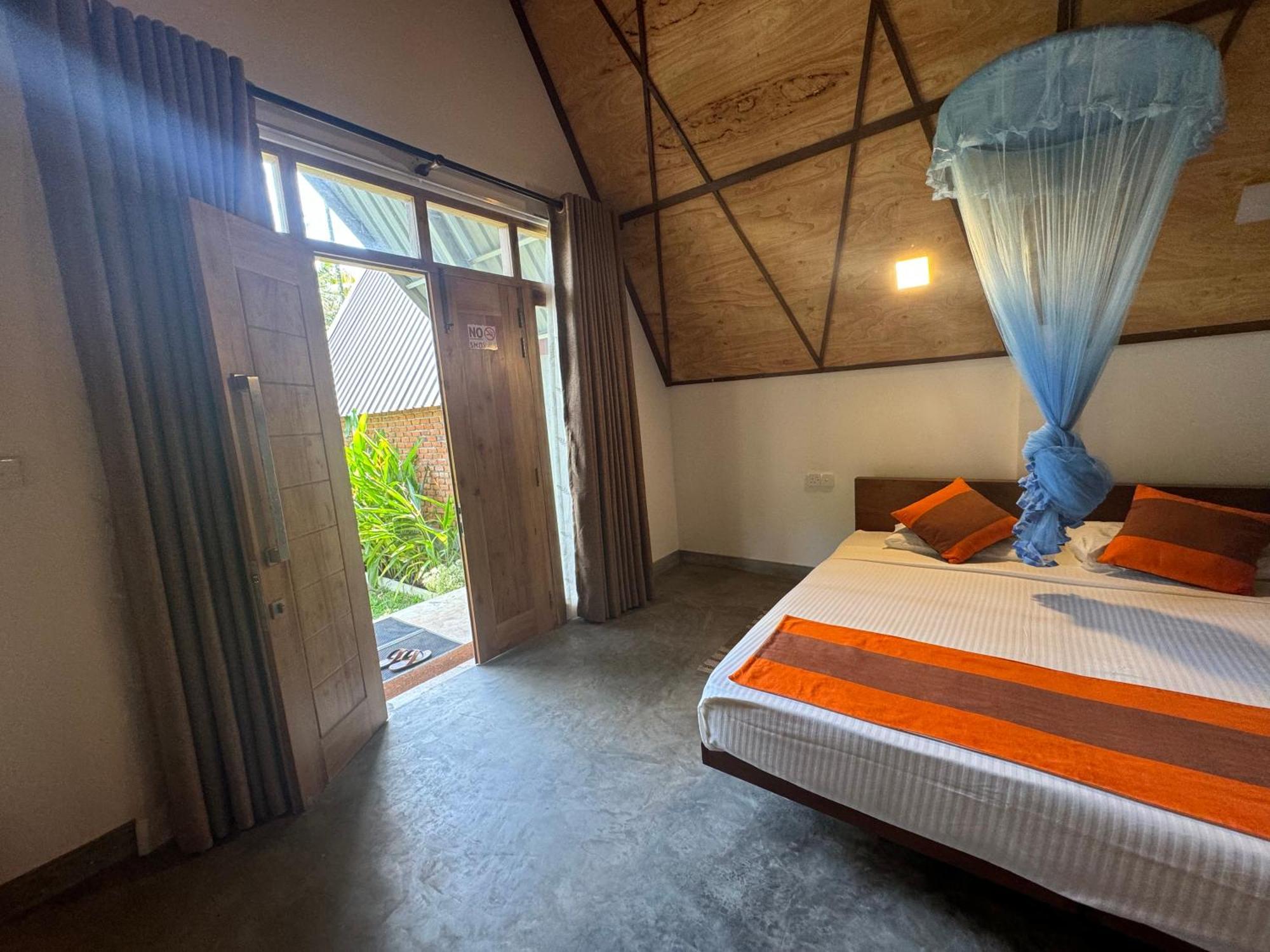 Steps Garden Resort Negombo Exterior photo