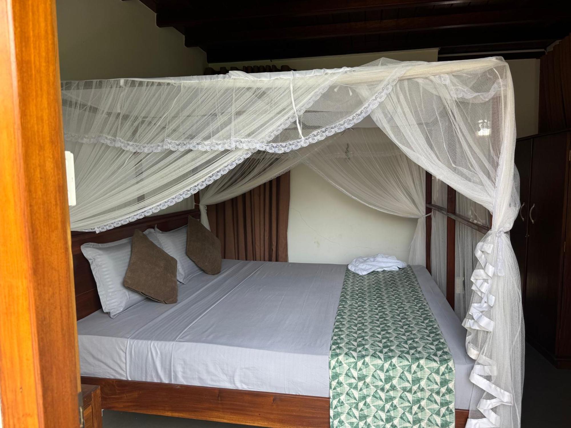 Steps Garden Resort Negombo Exterior photo